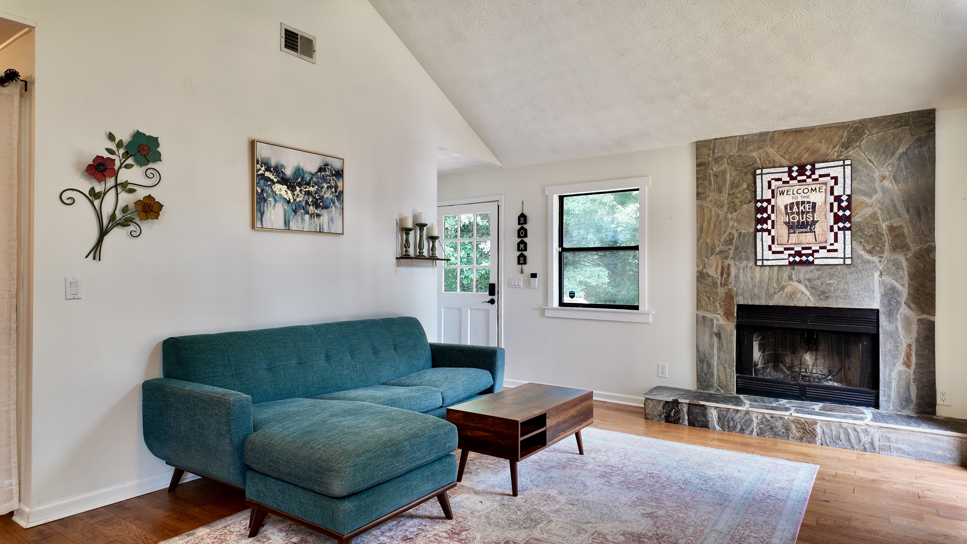Furnished apartment for rent in Snellville, Atlanta — Lake House — 2 Bedroom photo 1
